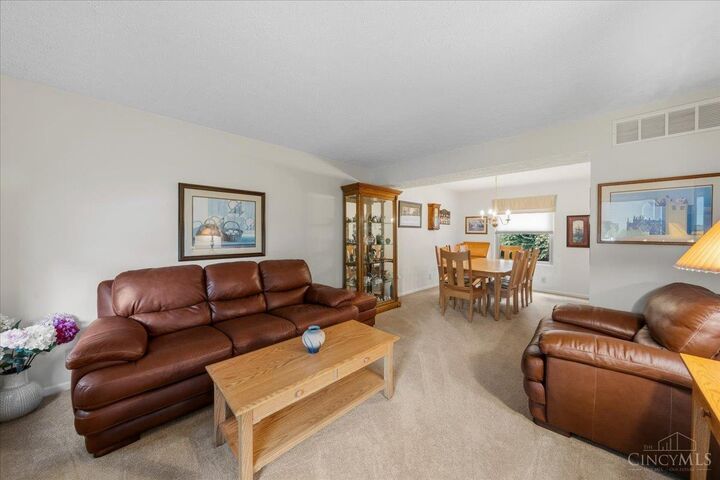 Property Photo: 313 Parktrail Lane OH 45238