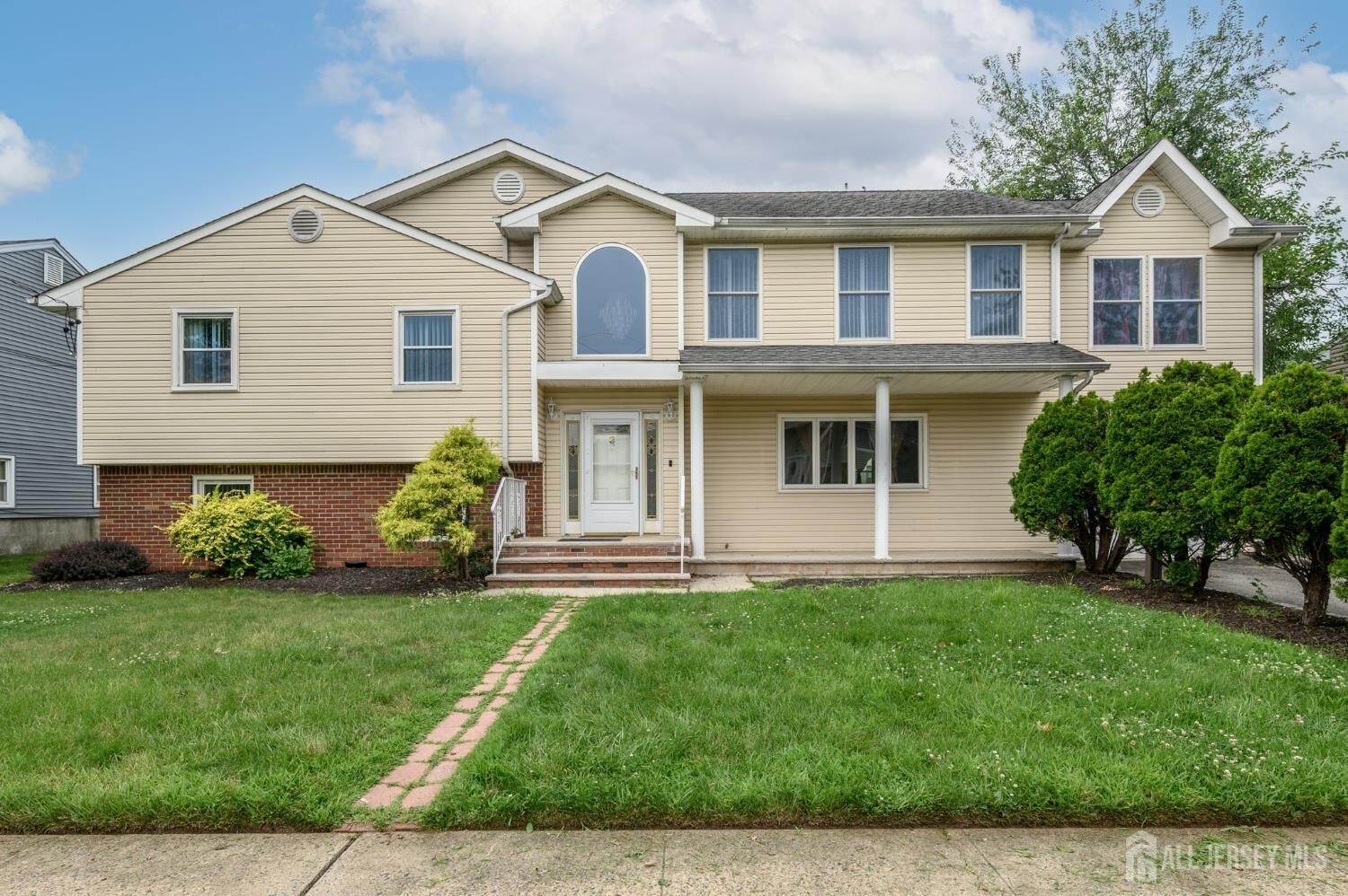 Property Photo: 3 Charles Court NJ 08820