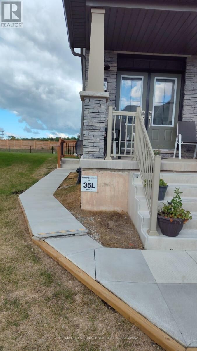 Property Photo:  199 Port Crescent East Basement  ON L3B 0N2 