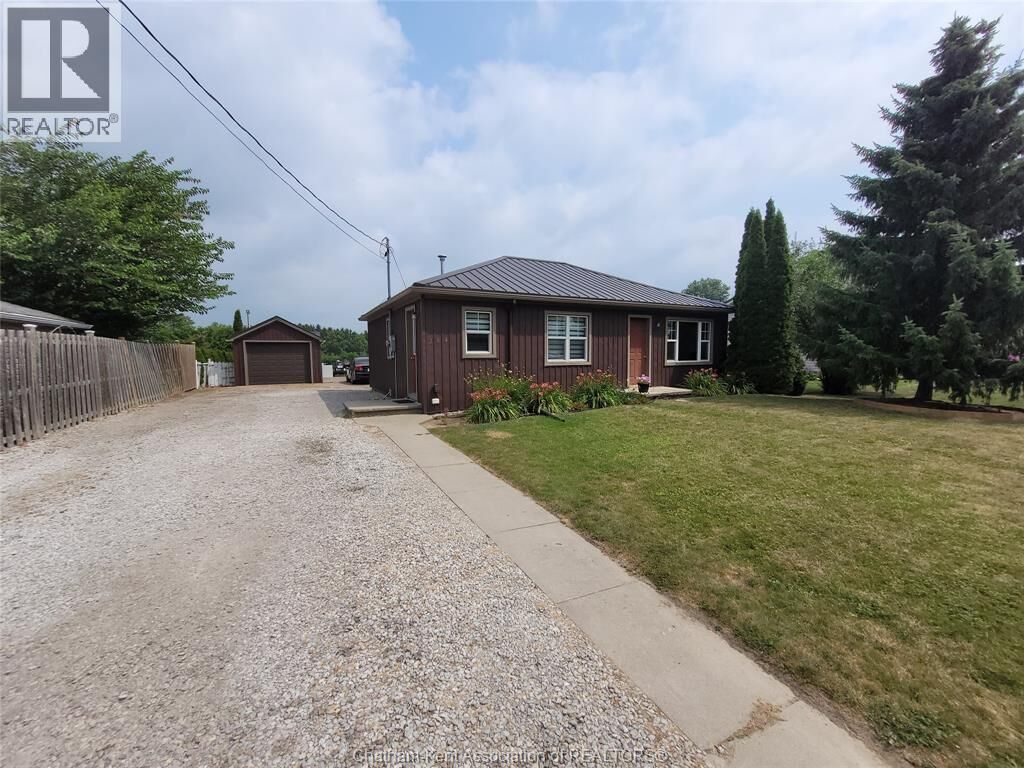 Property Photo:  264 Walnut Street  ON N0P 1M0 