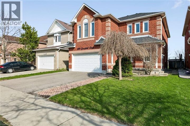 Property Photo: 6769 Gracefield Drive ON L5N 6T5