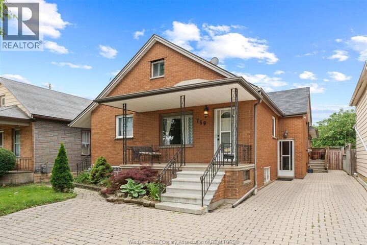 Property Photo: 759 Glengarry Avenue ON N9A 1R4