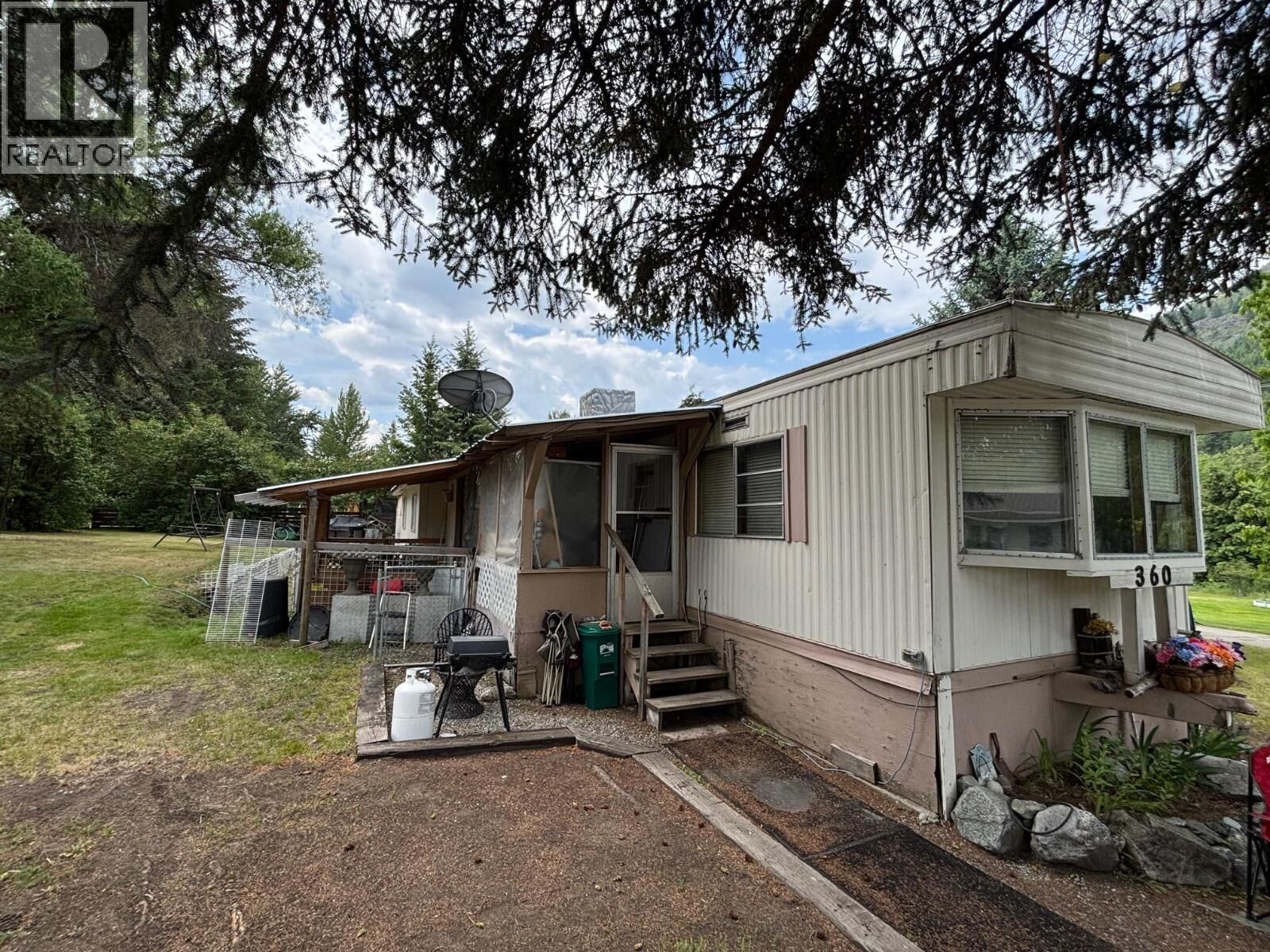 Property Photo: 360 3rd Street BC V0H 1J0