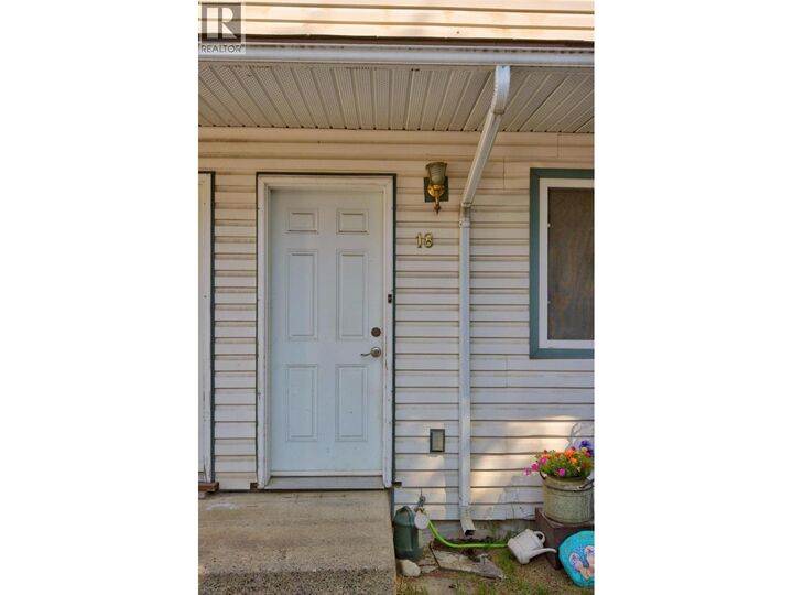 Property Photo: 400 5th Avenue 18 BC V0A 1H0