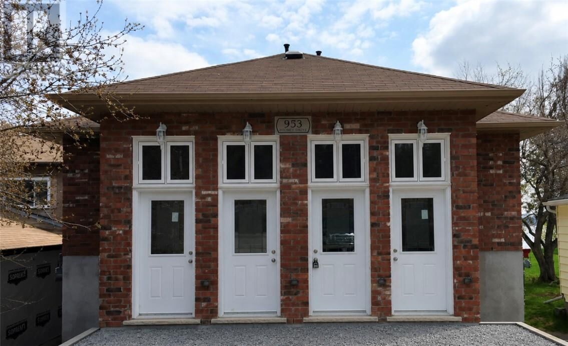 Property Photo:  953 Howey Drive Unit# 3  ON P3B 1H3 