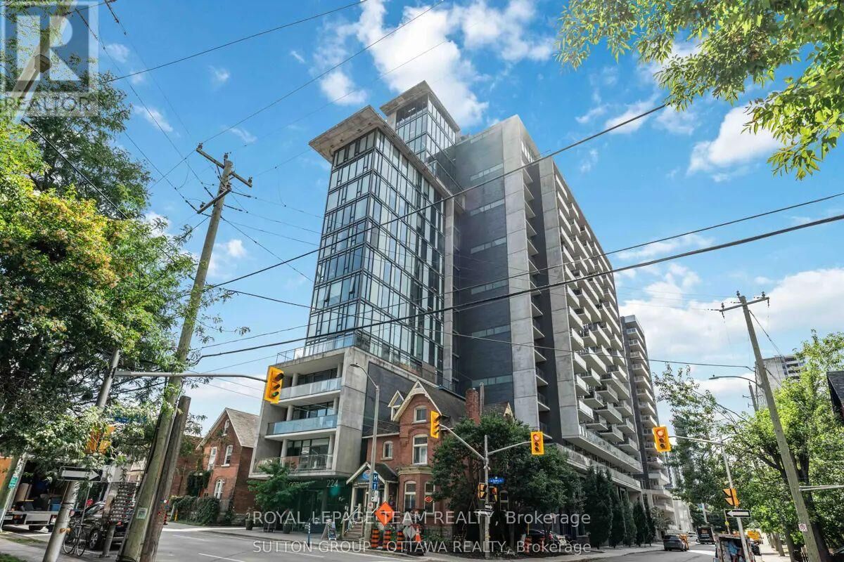Property Photo: 224 Lyon Street 1405 ON K1R 0C1