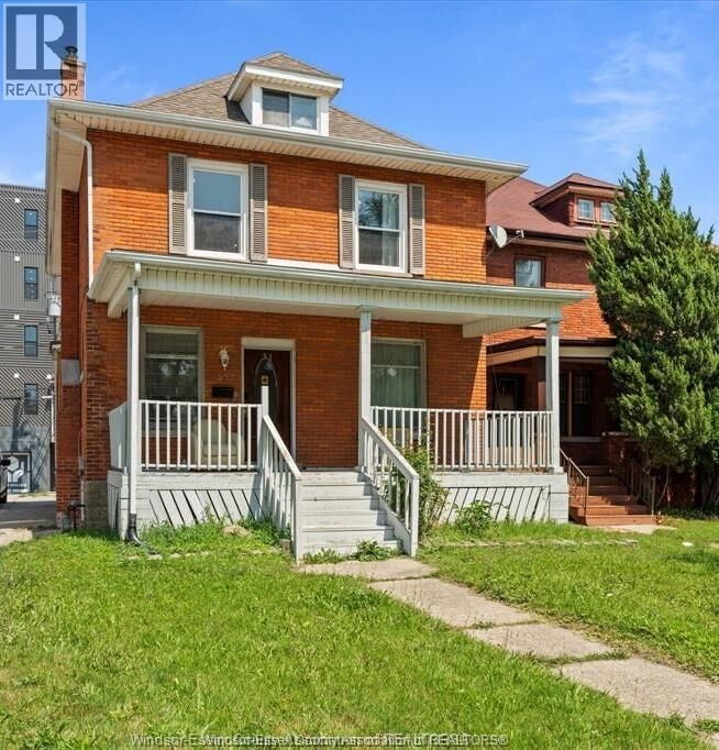Property Photo: 542 Victoria Avenue ON N9A 3M8