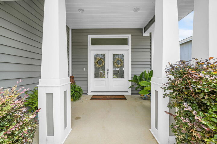 Property Photo: 220 Pines Street FL 32578