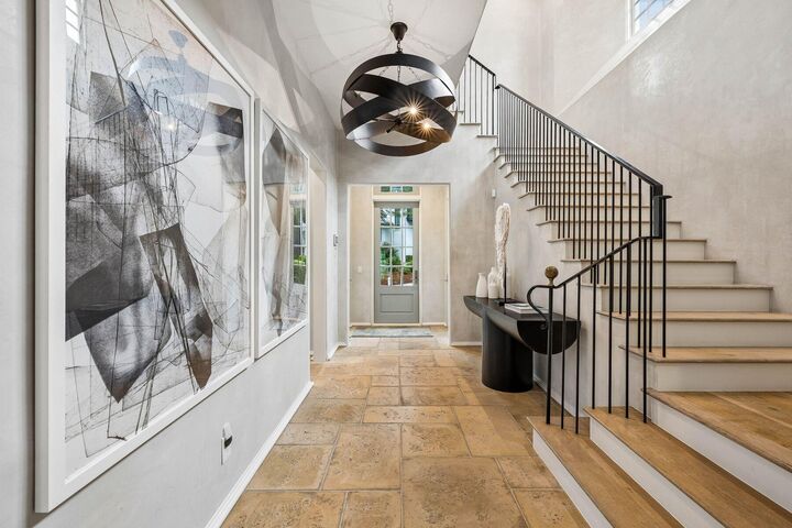 Property Photo: 179 E Kingston Road FL 32461
