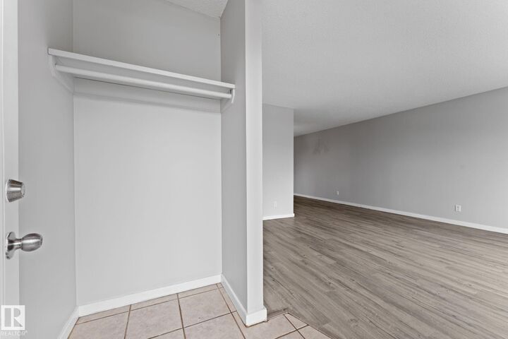 Property Photo:  3019 139 Avenue NW  AB T5Y 1M1 