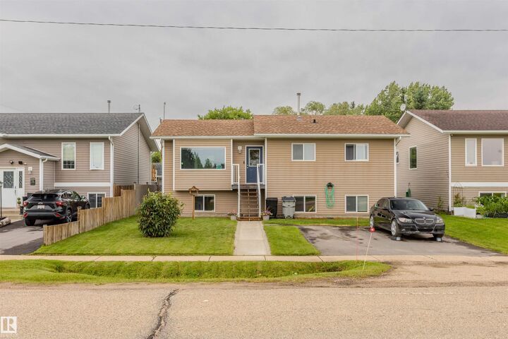 4712 50 Avenue — photo 1