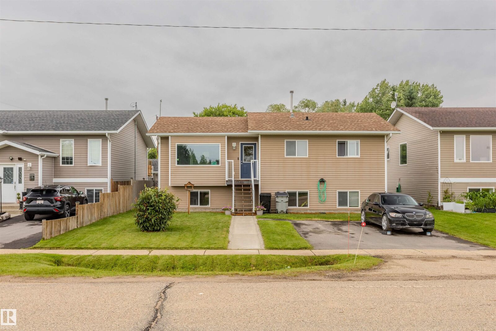 Property Photo: 4712 50 Avenue AB T0G 1W0