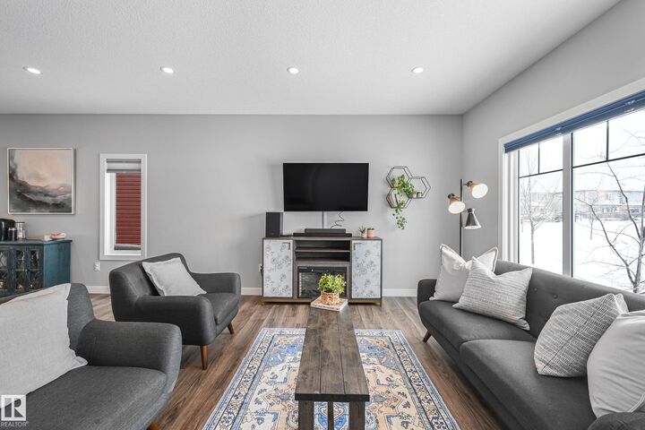 Property Photo: 53 Dillingham Avenue AB T8L 0N2