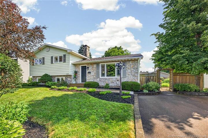 548 Breau Street — photo 1