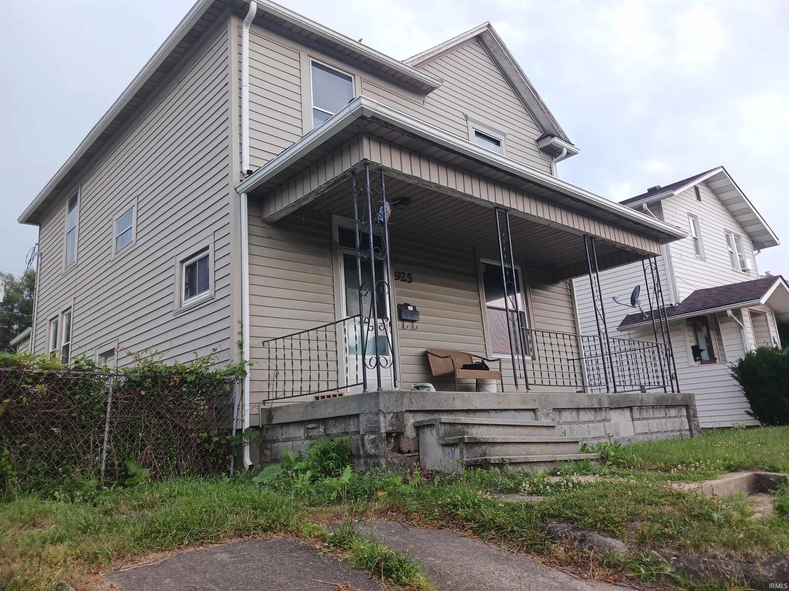 Property Photo: 925 Burgess Street IN 46808-2883