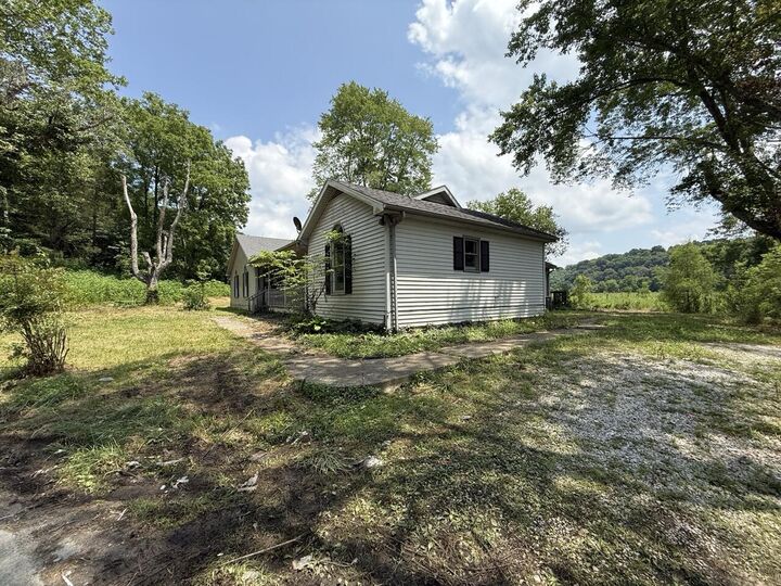 Property Photo: 2932 Maret Cemetery Road KY 40456