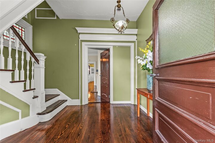 Property Photo:  332 S 4th Avenue  NY 10550 