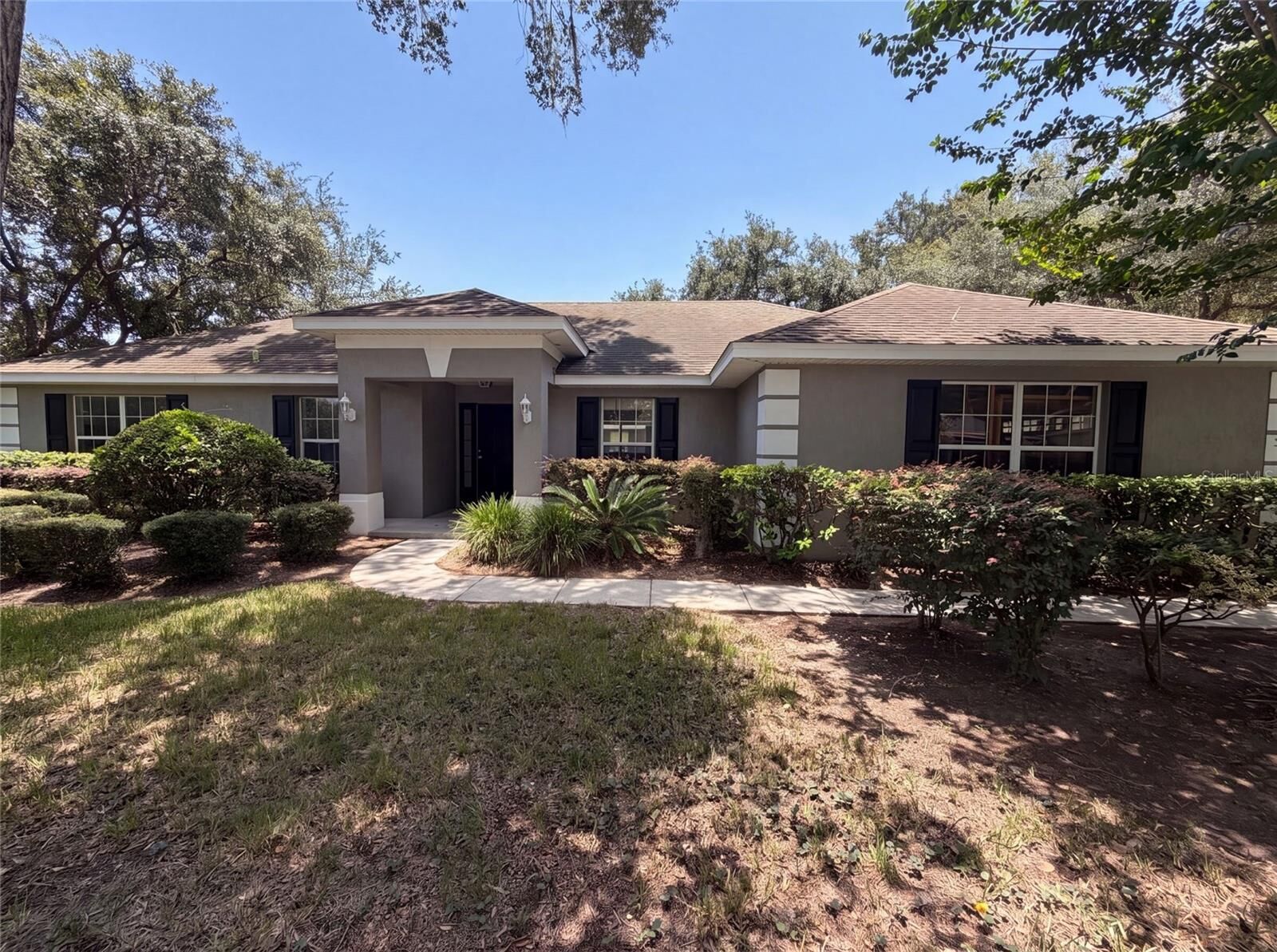 Property Photo:  306 Garden Oak Court  FL 32703 