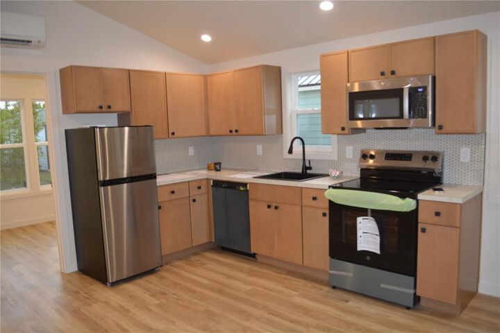 Property Photo:  630 Third Street Street  FL 32765 