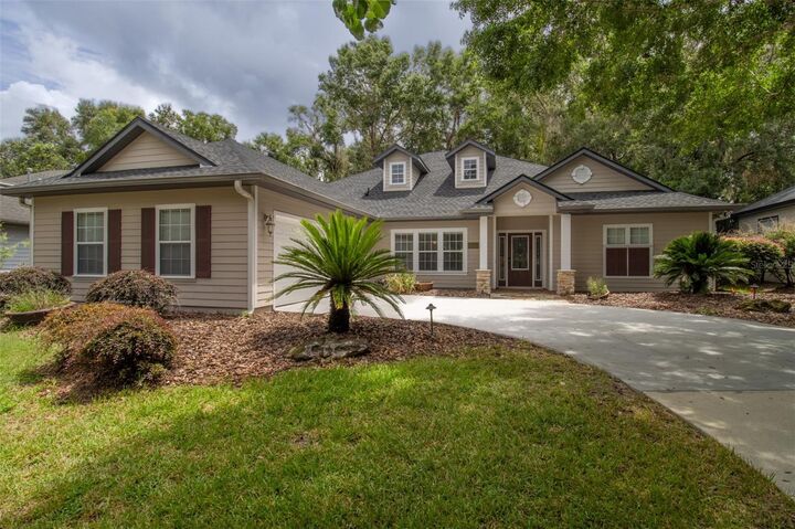 Property Photo: 8331 SW 75th Road FL 32608