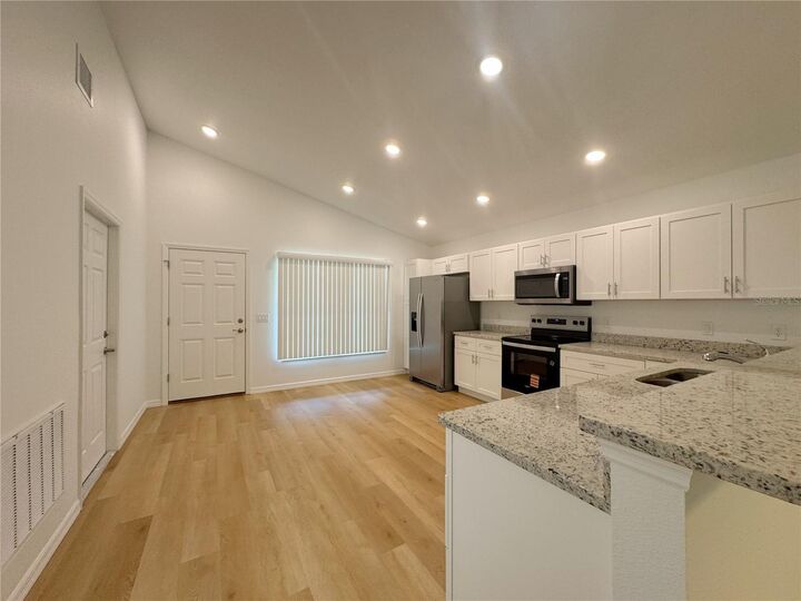 Property Photo:  826 Birch Avenue  FL 34452 