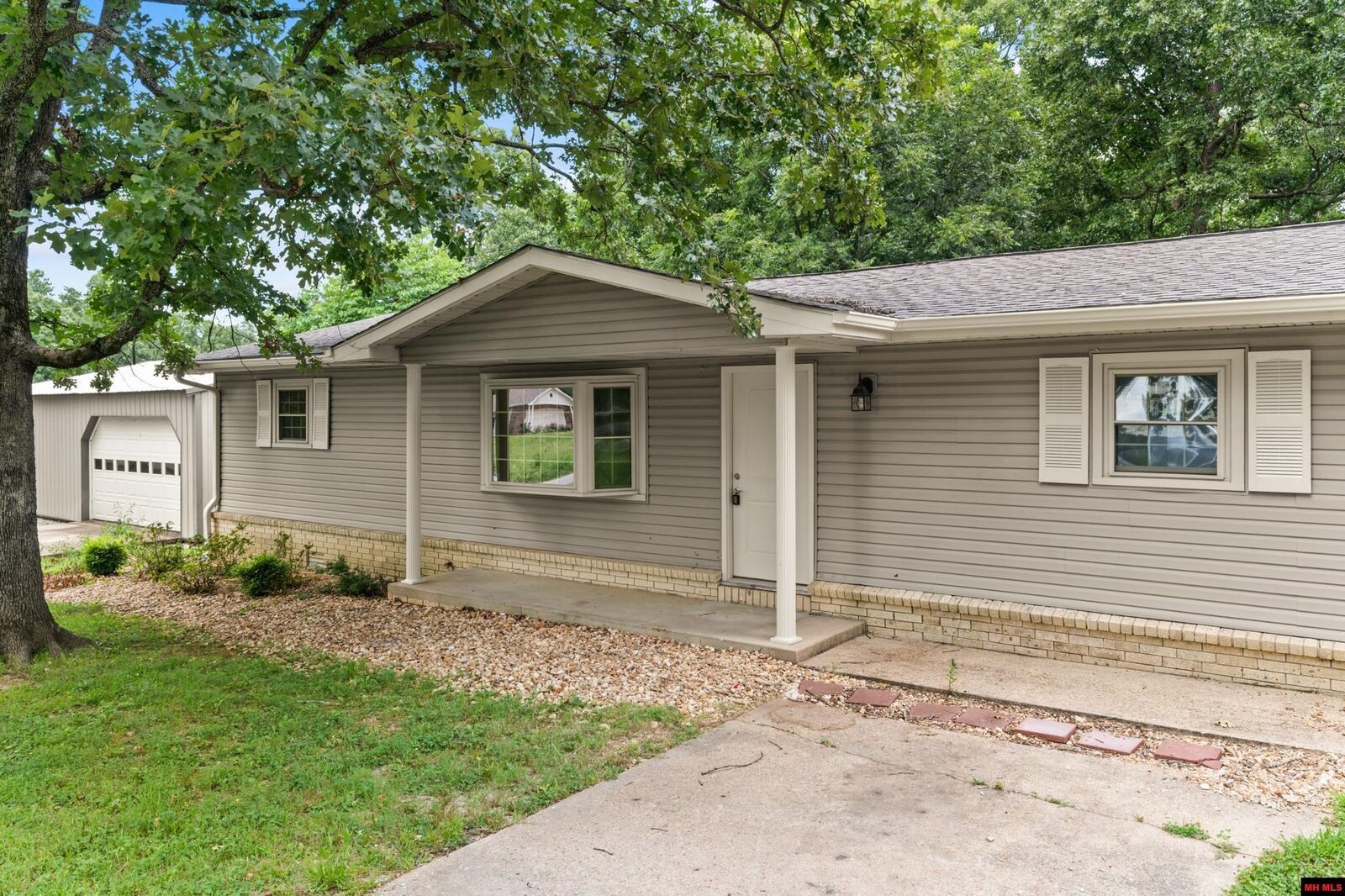 Property Photo: 107 Green Ivy Drive AR 72653