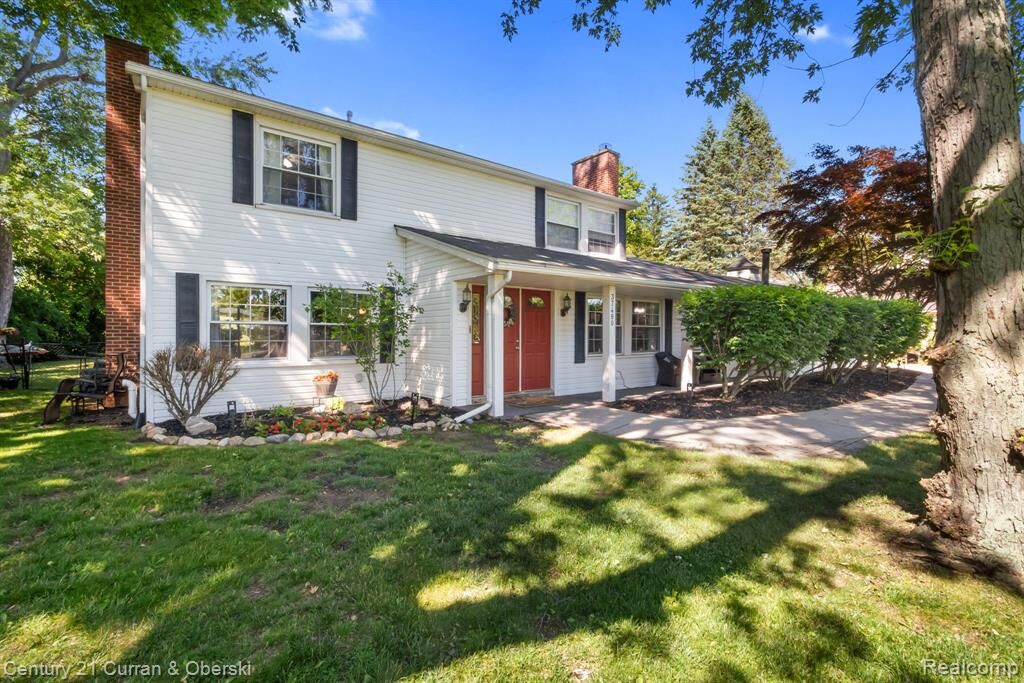 Property Photo:  37480 Rhonswood Drive  MI 48167 9749 