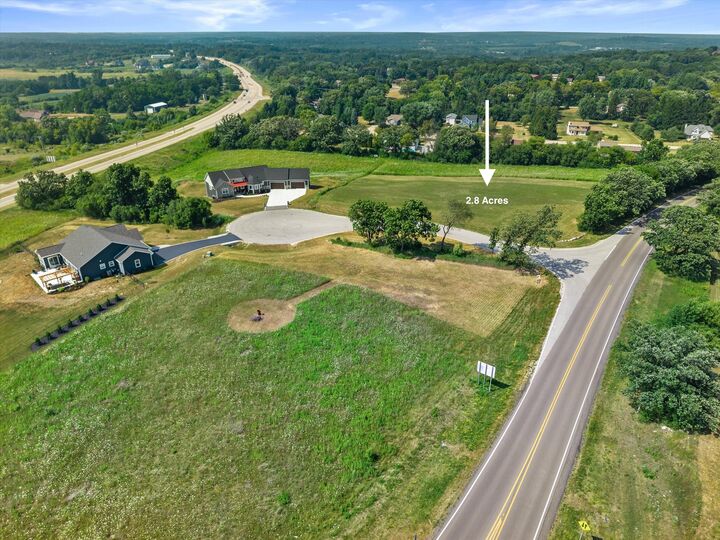 Property Photo:  S59w29914 Aces Ct  WI 53189 