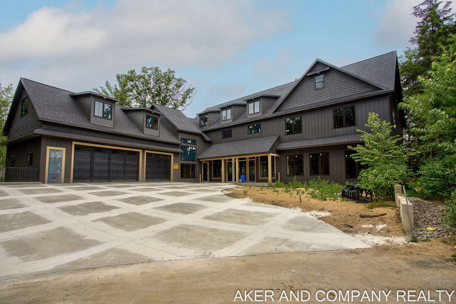 Property Photo: 16655 Ten Hagen Drive MI 49460