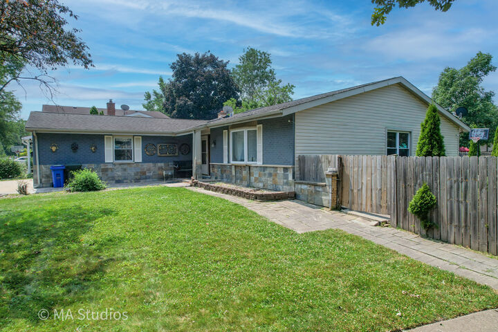 Property Photo: 1100 S Cherrywood Drive S IL 60056