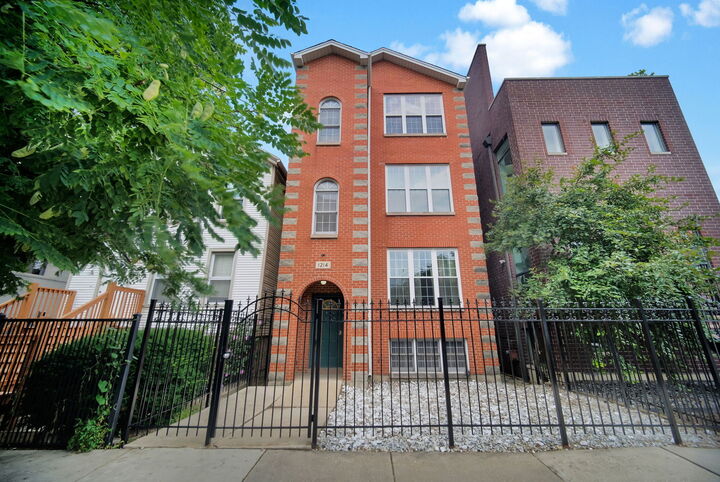 Property Photo: 1214 W Ohio Street IL 60642