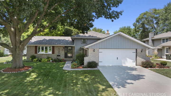 Property Photo: 303 Woodworth Street IL 60560
