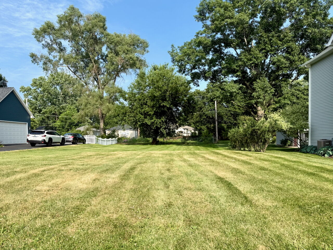 Property Photo: 615 S 3rd Street IL 60118