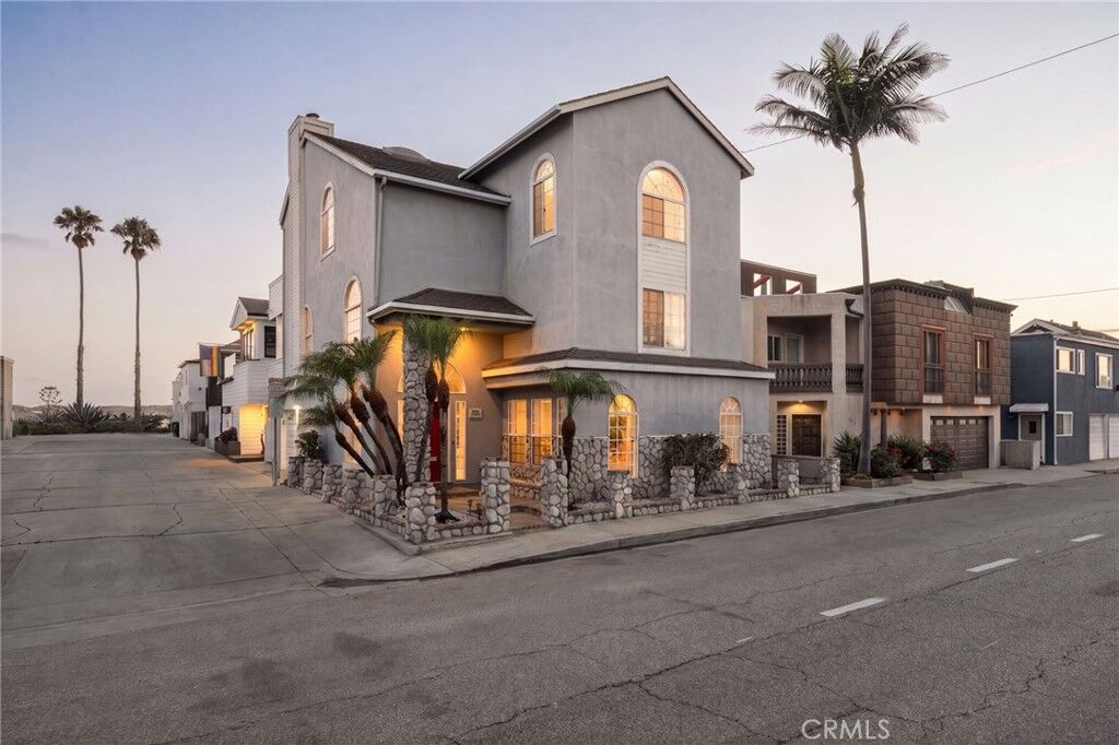 Property Photo:  6020 E Ocean Boulevard  CA 90803 