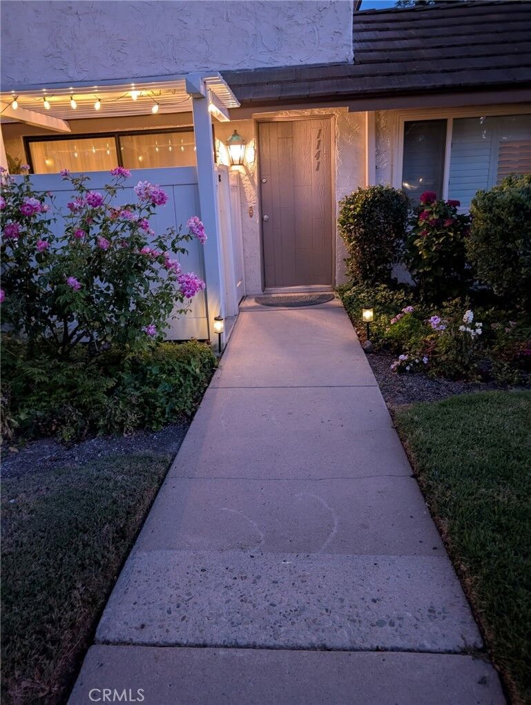 Property Photo: 1141 Landsburn CA 91361