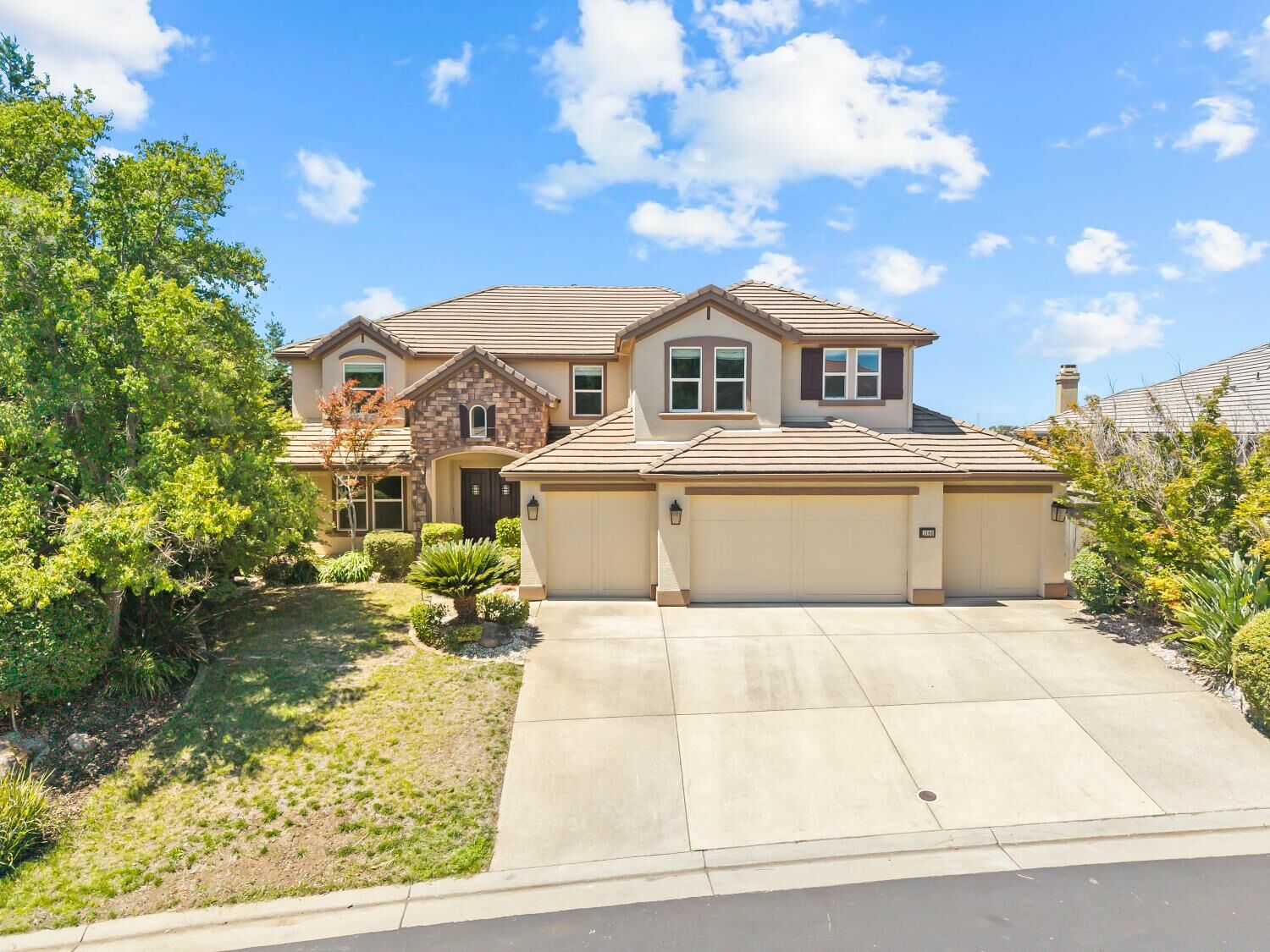Property Photo: 1580 Vista Ridge Way CA 95661