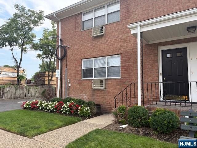 Property Photo:  9 Victor Street 24  NJ 07644 