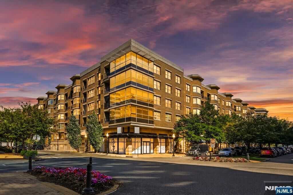 Property Photo: 20 Ave At Port Imperial 233/ 235 NJ 07093