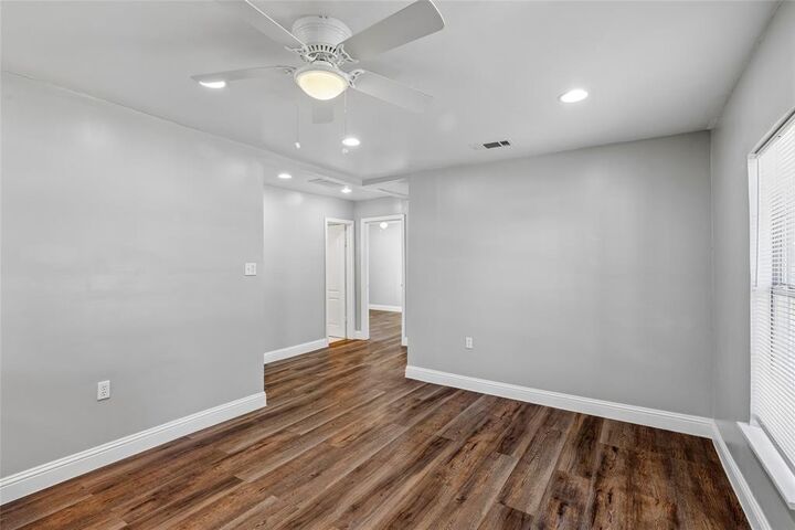 Property Photo:  403 E 2nd Street  TX 76010 