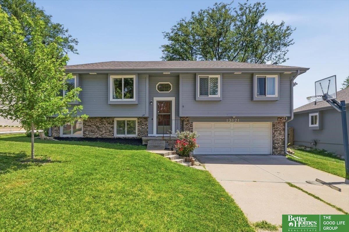 Property Photo:  13621 Hascall Street  NE 68144 