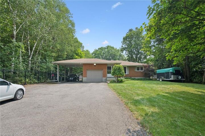 410 Avenue Road — photo 1