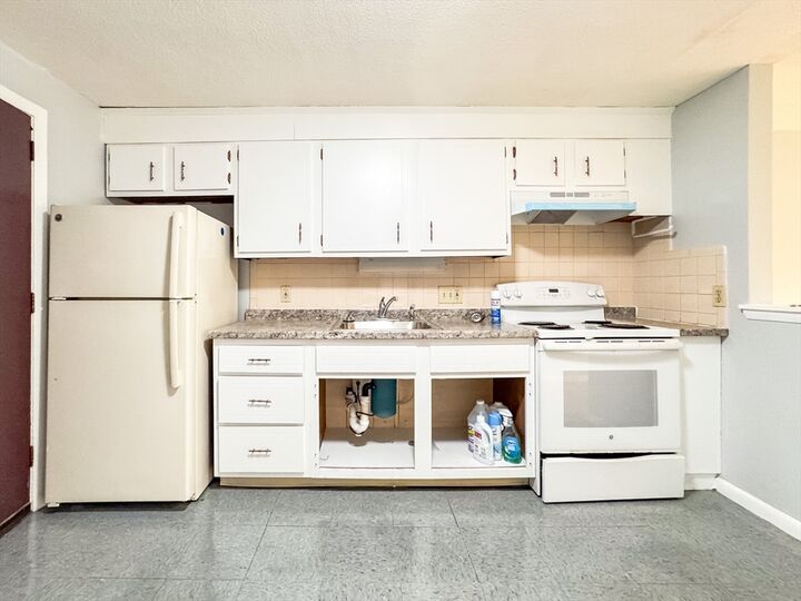 Property Photo:  13 Granite St 11  MA 01844 
