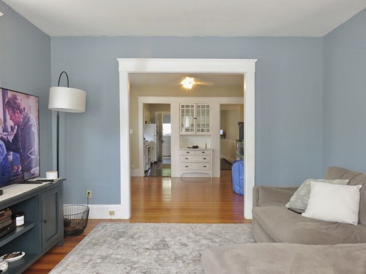 Property Photo:  37-39 Parmenter Rd. 39  MA 02453 
