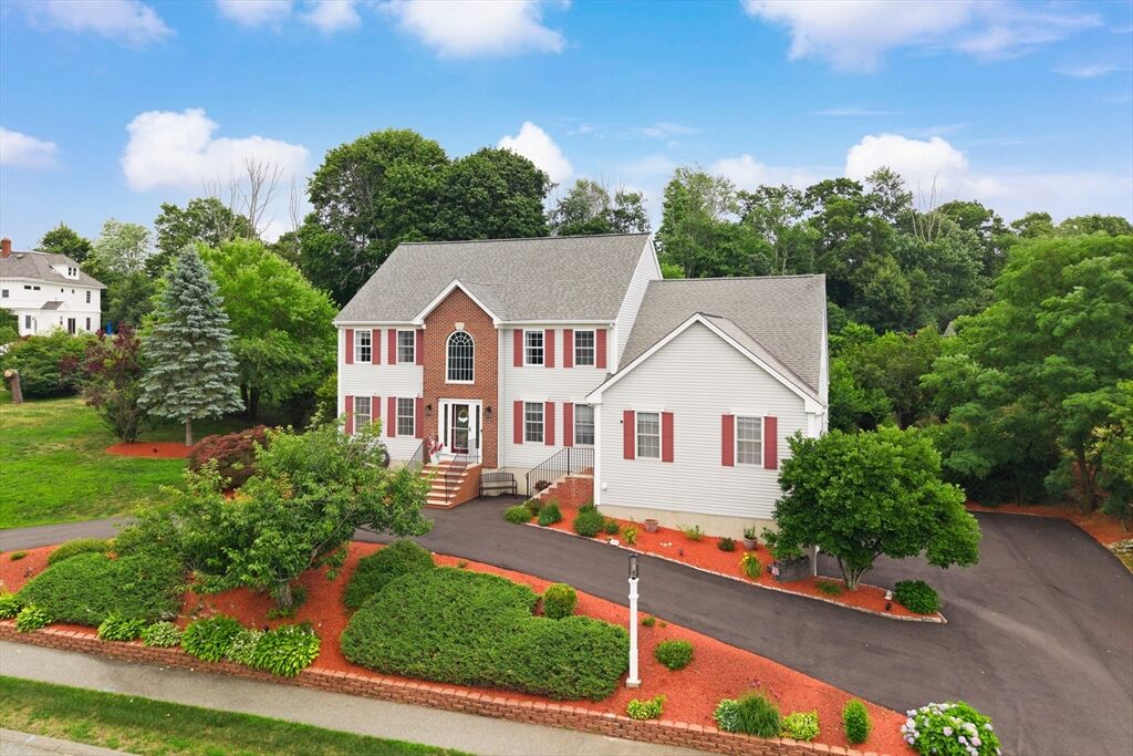 Property Photo:  24 Sheridan Ln  MA 01876 