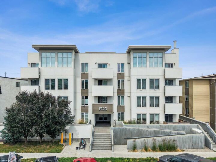 1920 11 Avenue SW 404 — photo 1