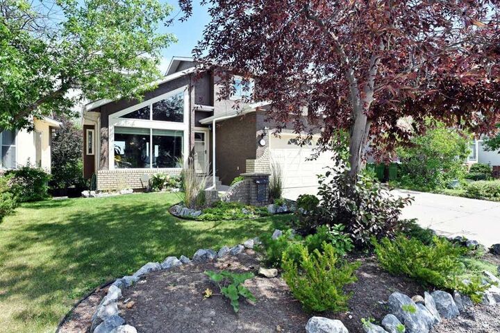 Property Photo: 2824 Signal Hill Drive SW AB T3H 2C8