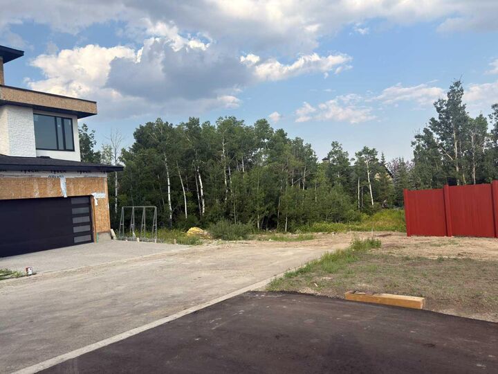 Property Photo: 3654 85 Street SW AB T3H 4C4