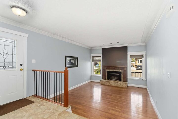Property Photo: 125 Oaks Crescent AB T9K 1M4