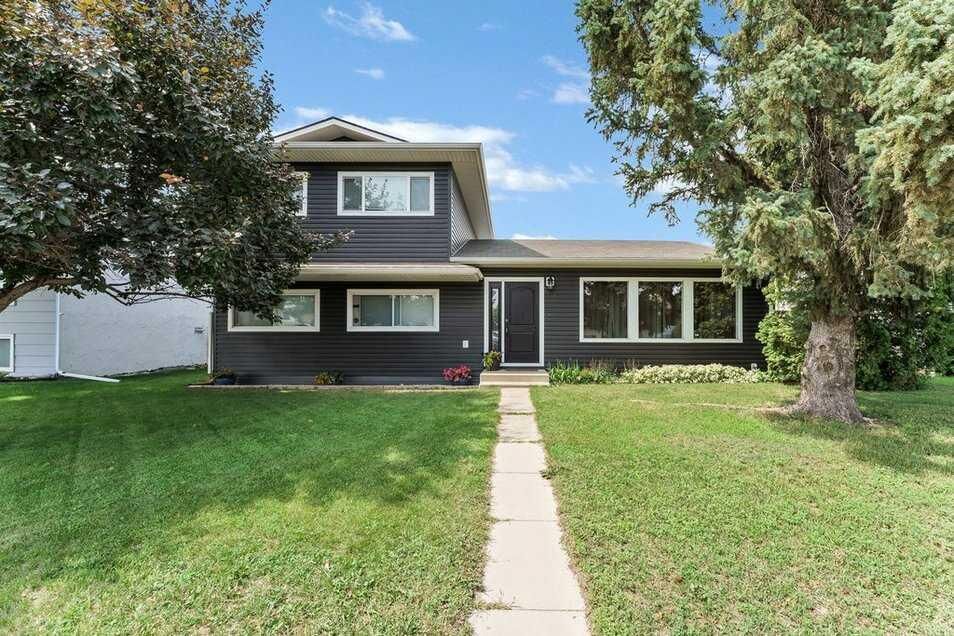 Property Photo: 101 Ingram Park Drive E AB T1R 0K3