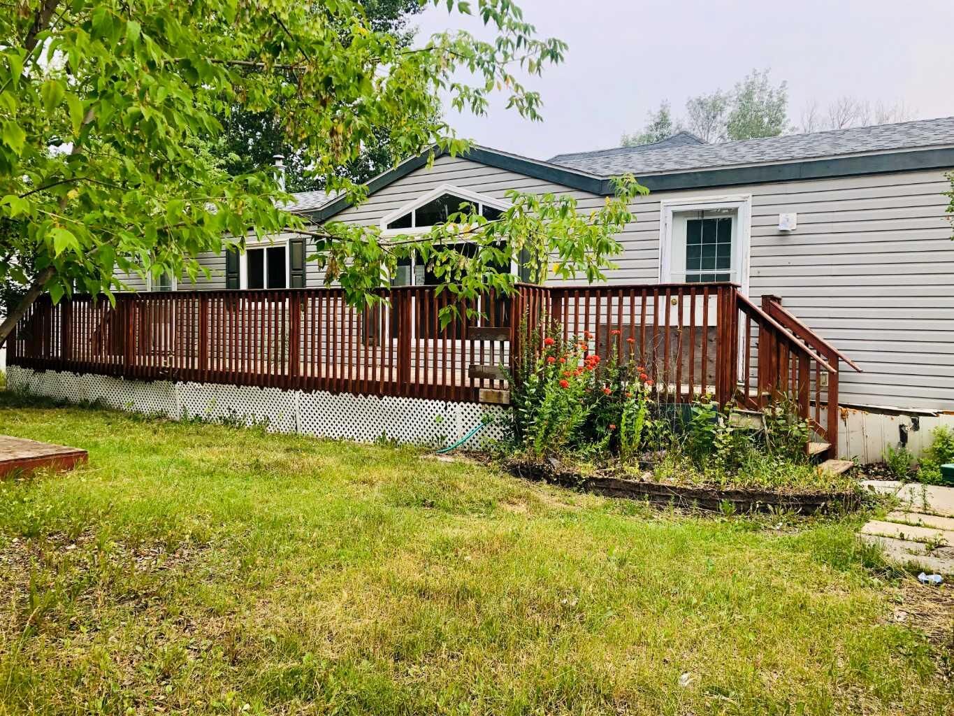 Property Photo: 9810 102 Street AB T0H 1Z0